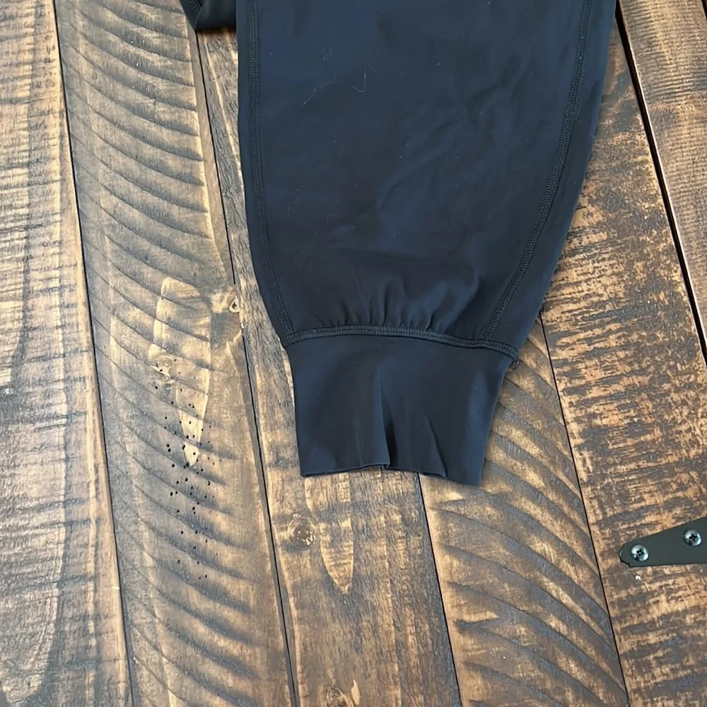 lululemon BLACK yogi pants with pockets - Picture 5 of 6